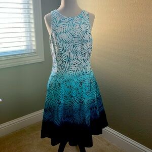 Maggy London size 8 dress with pockets